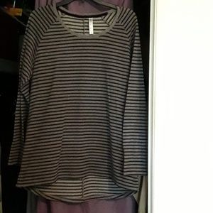 Black/gray striped tunic sweater